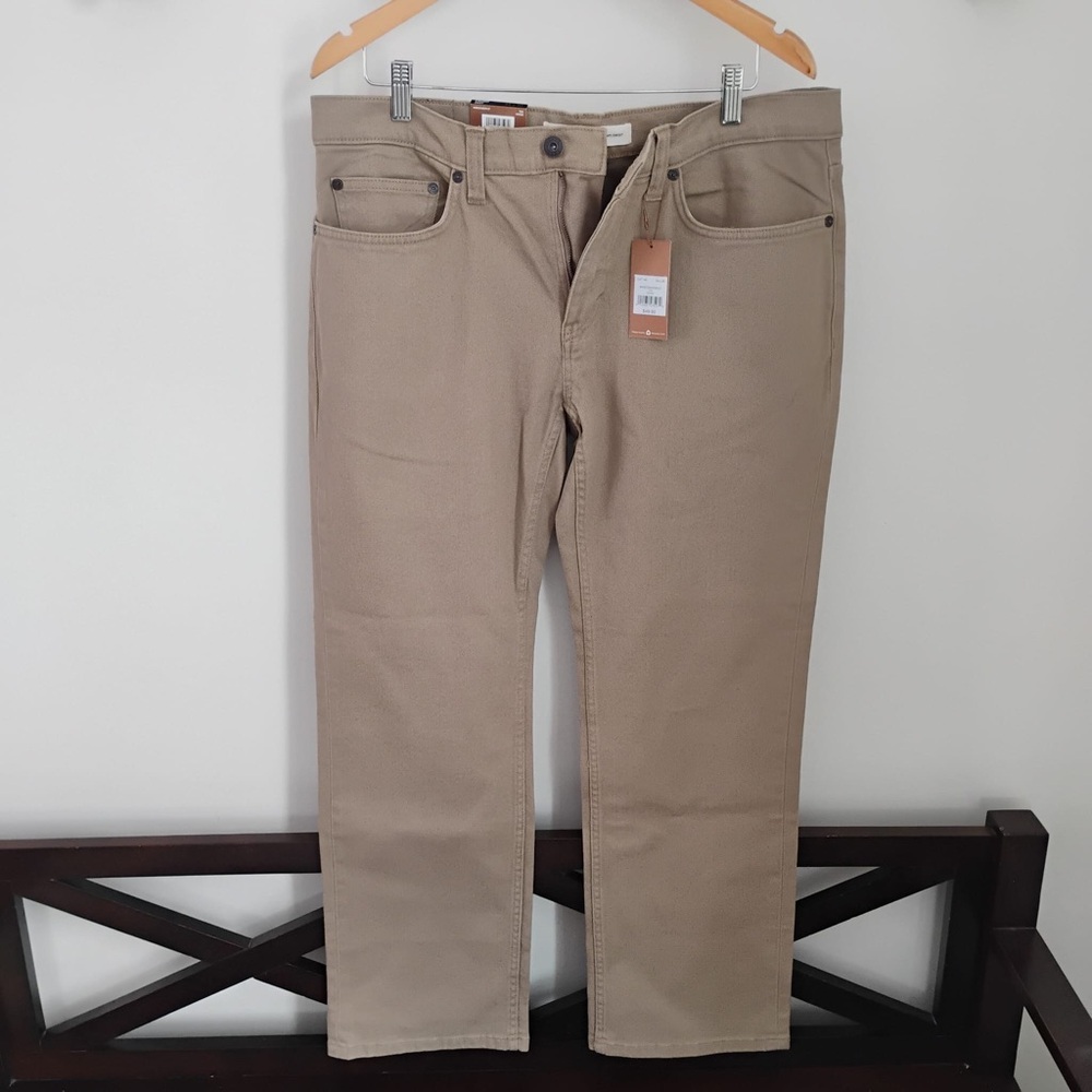 Denver Hayes Men's Beige Straight Jeans